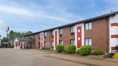 Ramada by Wyndham Cedar Rapids South