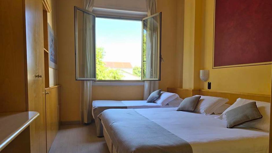 Sant'Ambroeus Hotel Room