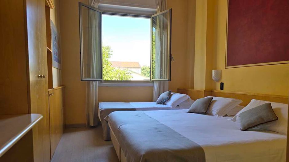 Sant'Ambroeus Hotel Room
