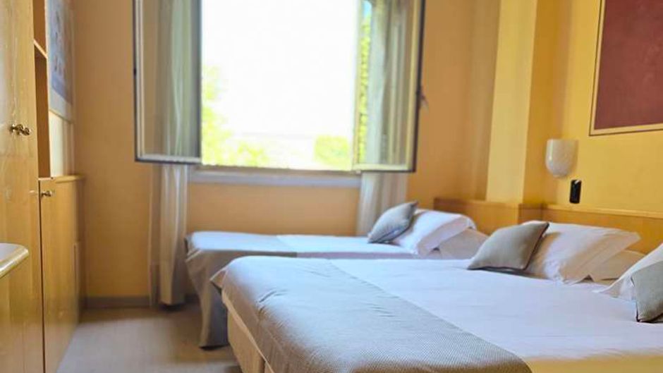 Sant'Ambroeus Hotel Room