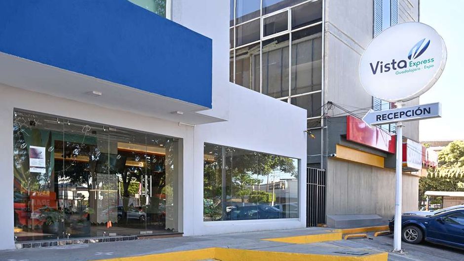 Vista Express Guadalajara Expo SureStay Exterior