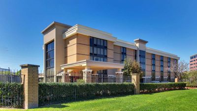 Heritage Inn Suites-Trademark by Wyndham