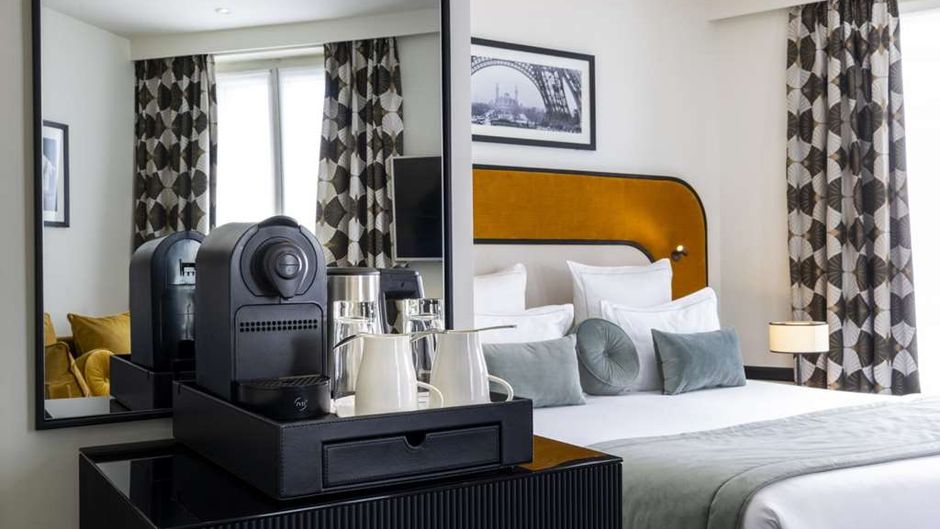 Aiglon Hotel Room