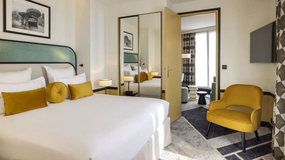 Aiglon Hotel Room