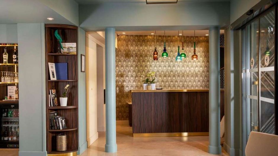 Aiglon Hotel Lobby