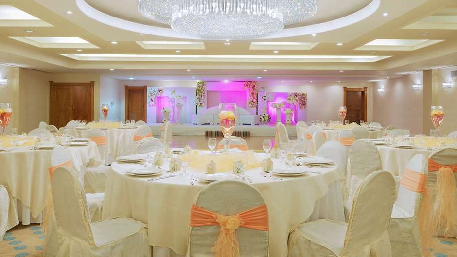 Coral Beach Resort Sharjah Restaurant