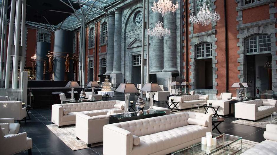Royal Hainaut Spa & Resort Hotel Lobby