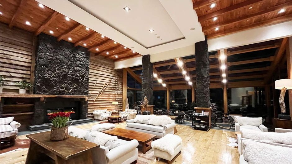 Hotel Cumbres Patagonicas Lobby