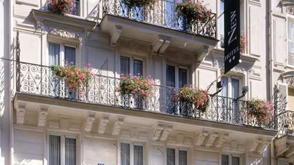 New Orient Hotel Exterior