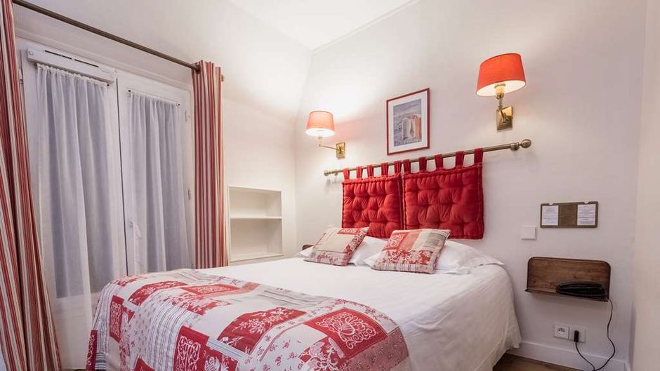 New Orient Hotel Room