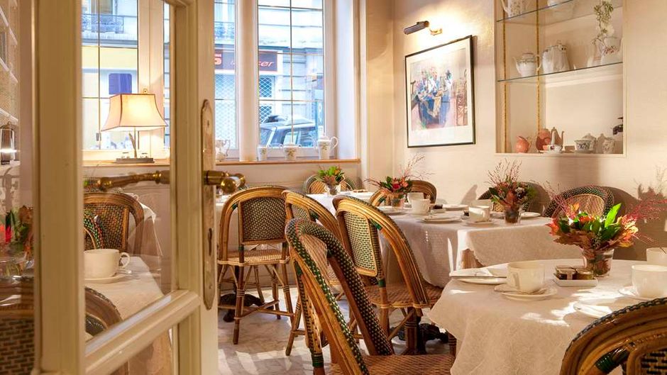 New Orient Hotel Restaurant