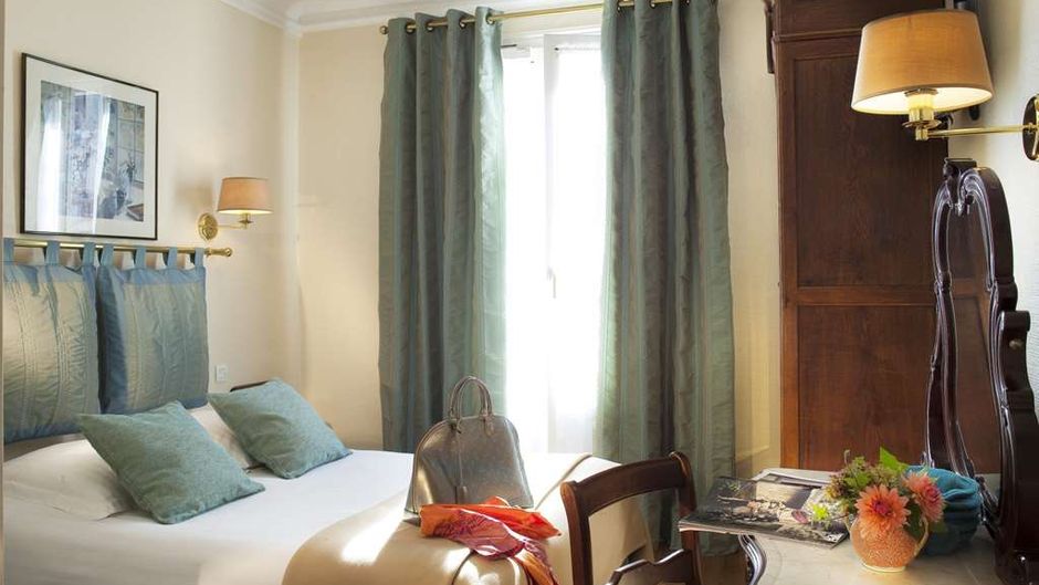 New Orient Hotel Room