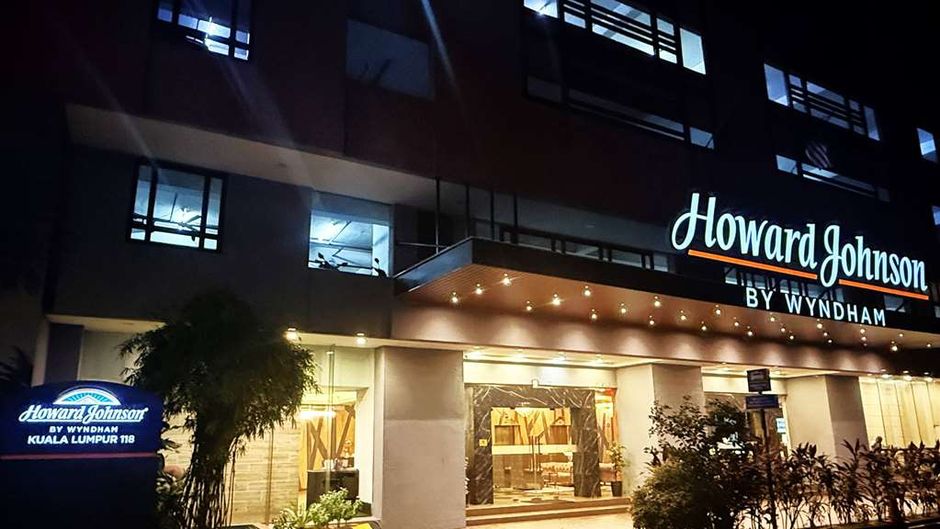 Howard Johnson Kuala Lumpur 118 Exterior