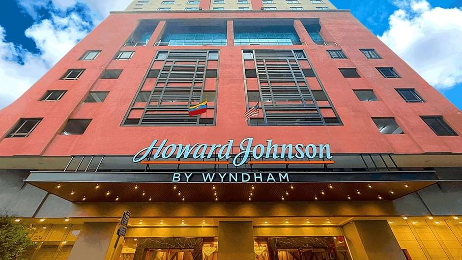 Howard Johnson Kuala Lumpur 118 Exterior