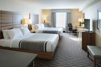 Pomeroy Inn & Suites Vermilion