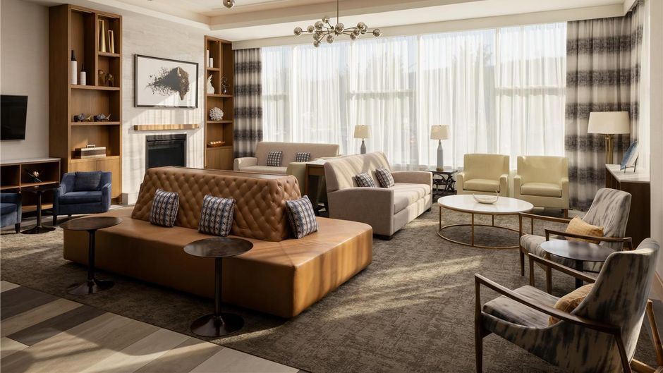 Pomeroy Hotel Fort McMurray Lobby
