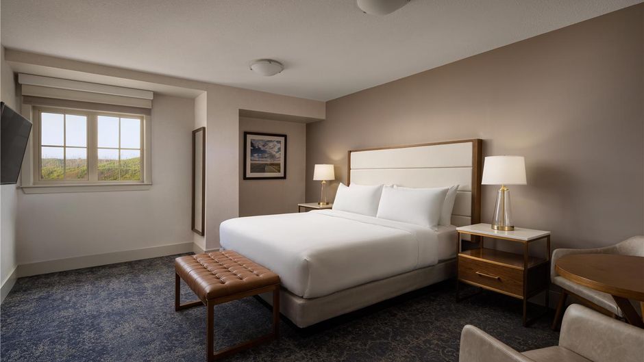 Pomeroy Hotel Fort McMurray Room