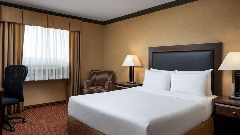 Pomeroy Hotel & Conference Centre Room