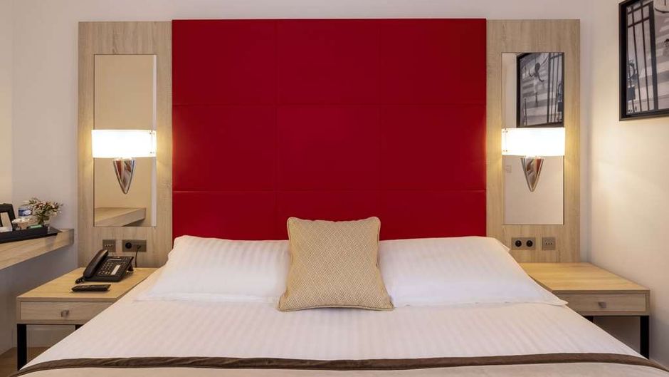 Hotel De Castiglione Room