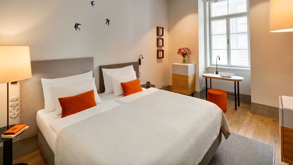 Hotel Bookquet Room
