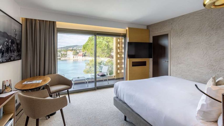 Hotel Ile Rousse Room