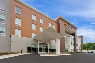 La Quinta Inn & Suites by Wyndham Mebane