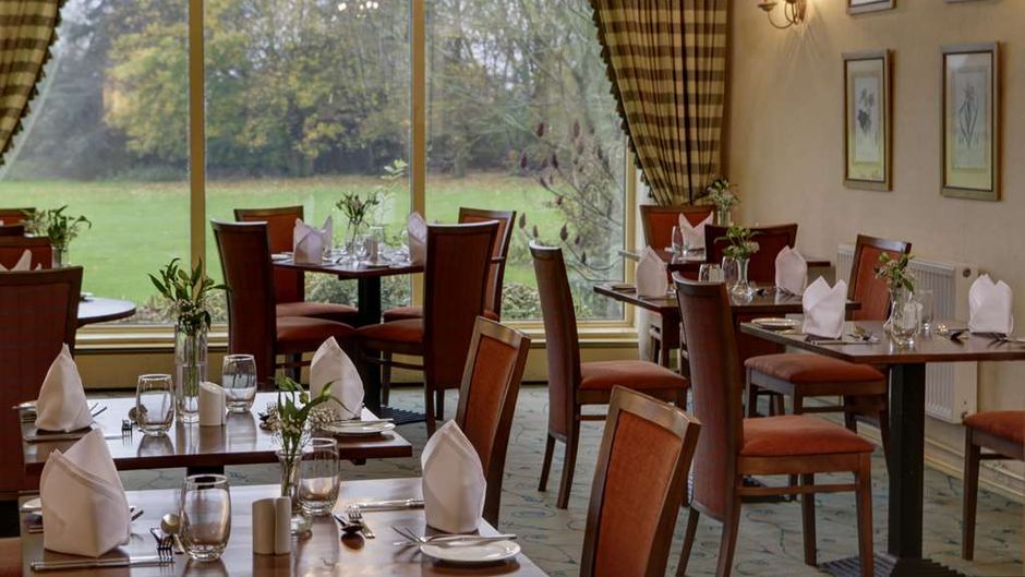 Knights Hill Hotel & Spa Restaurant