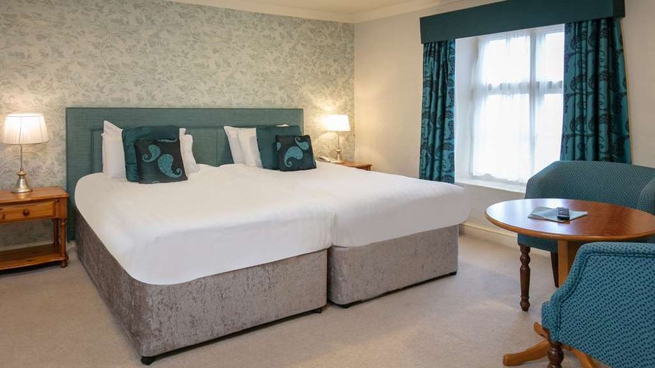 Knights Hill Hotel & Spa Room