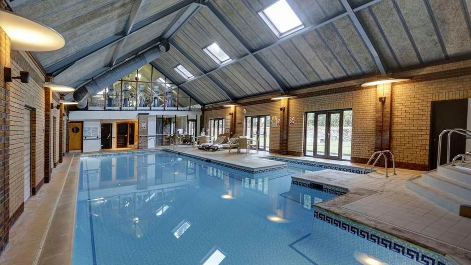 Knights Hill Hotel & Spa Pool