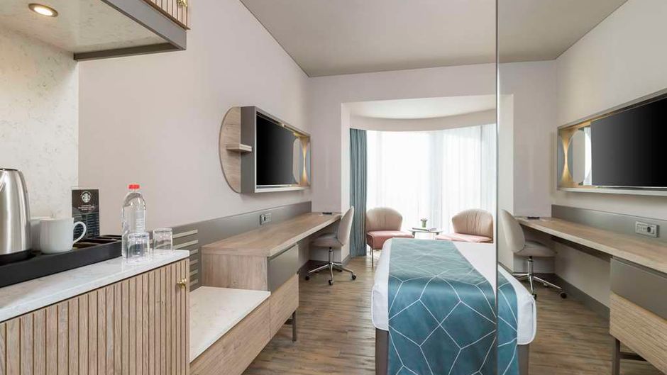 Hotel Opera Room