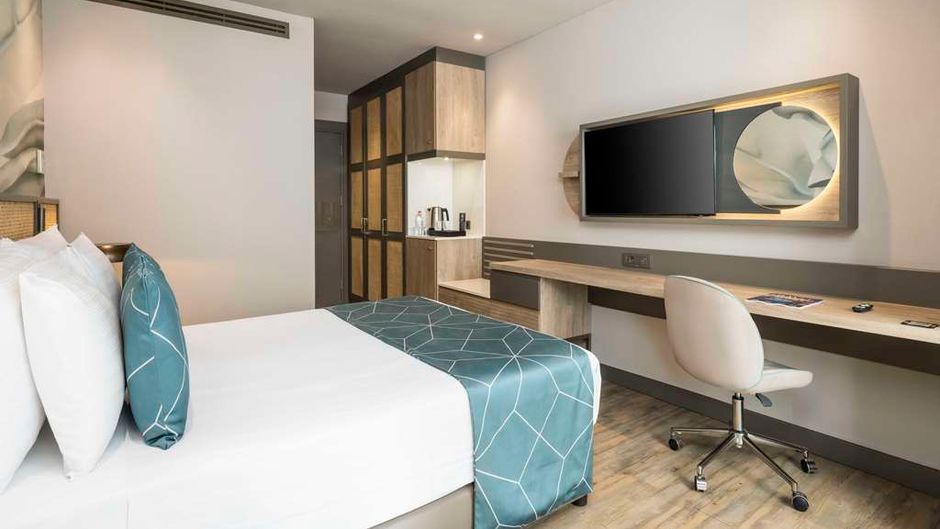 Hotel Opera Room