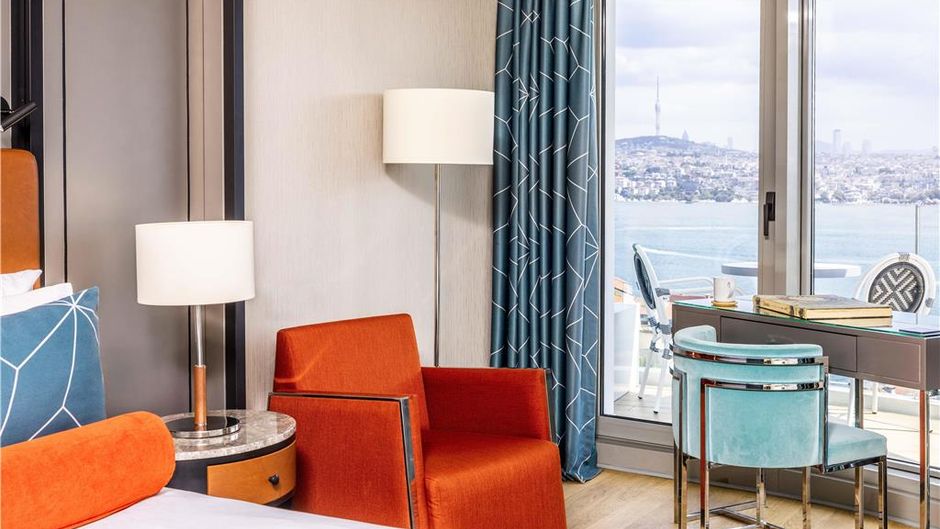 Hotel Opera Room