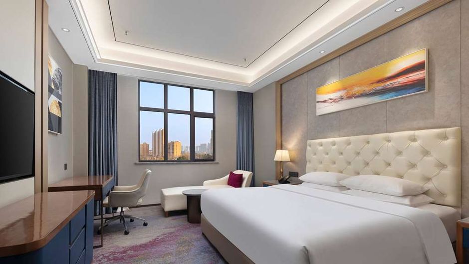 Ramada by Wyndham Zhumadian West Station Room