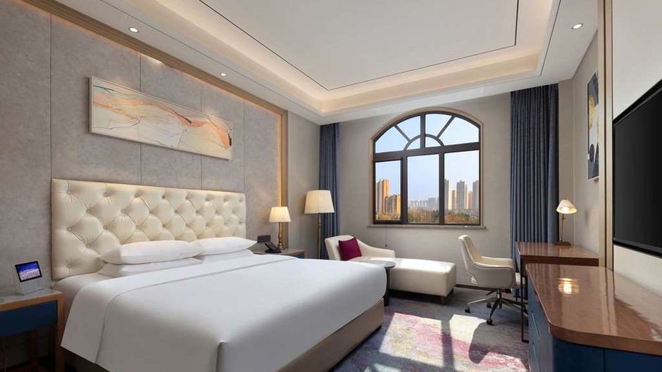 Ramada by Wyndham Zhumadian West Station Room