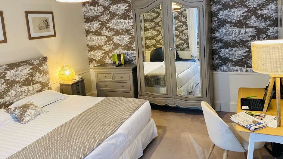 Le Roc Au Chien Hotel Room