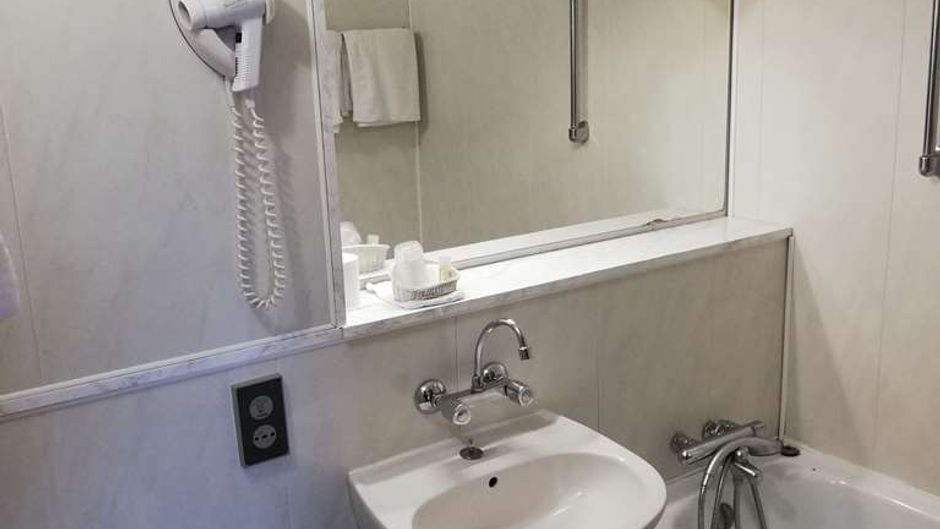 Brit Hotel Vallee Du Lot Room