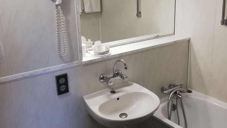 Brit Hotel Vallee Du Lot Room