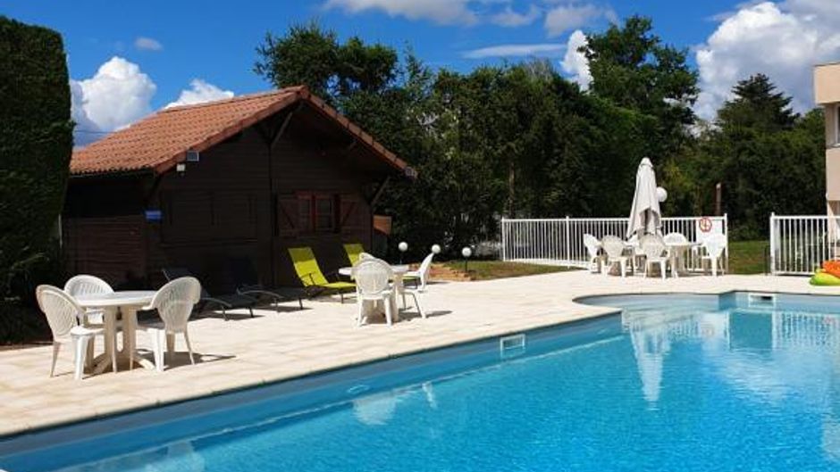Brit Hotel Dak Pool