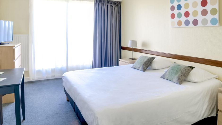 Brit Hotel Le Parc Vichy Room