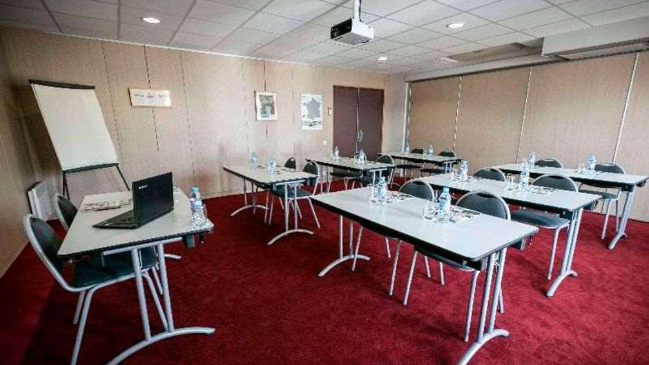 Brit Hotel Rennes - Le Castel Meeting