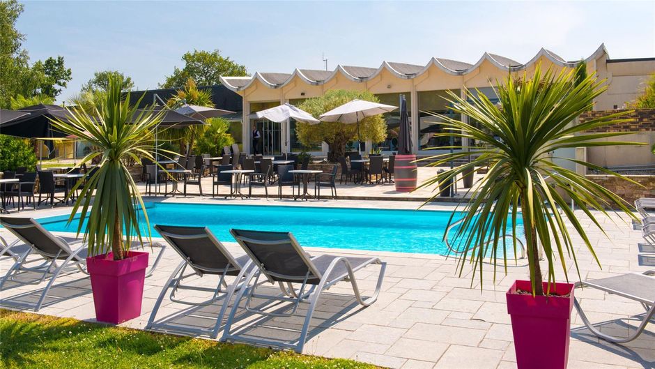 Brit Hotel Nantes Vigneux-L'Atlantel Pool