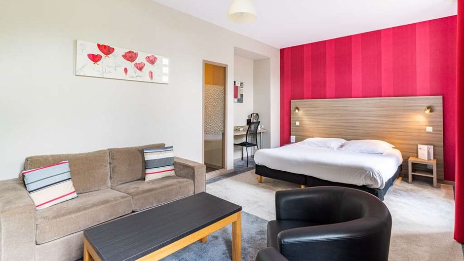 Brit Hotel Le Connectable Room