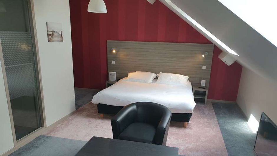 Brit Hotel Le Connectable Room