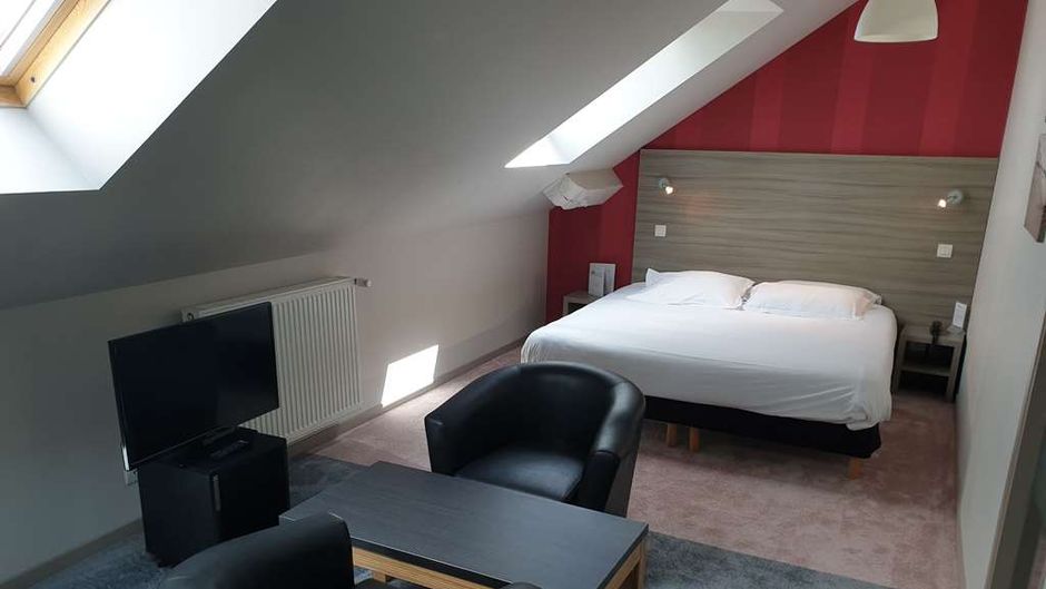 Brit Hotel Le Connectable Room