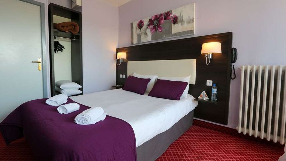 Brit Hotel Bleu Nuit Room