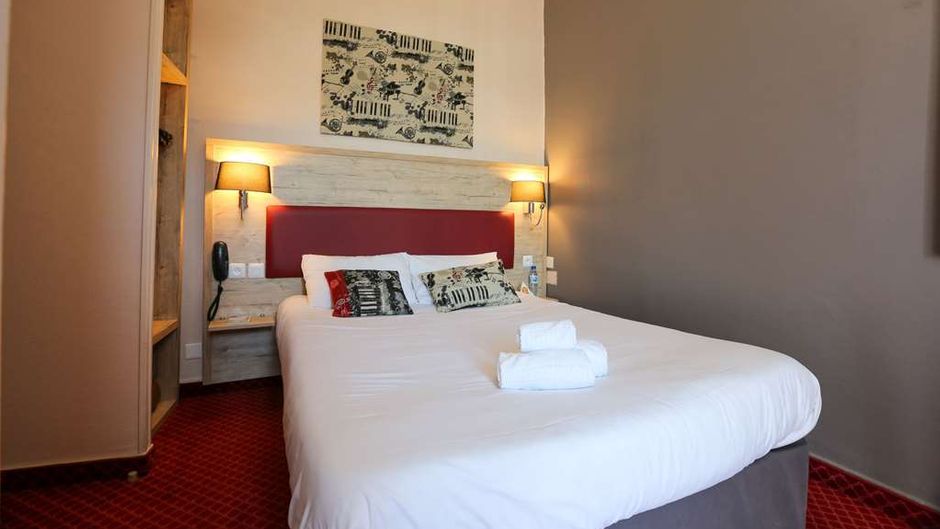 Brit Hotel Bleu Nuit Room