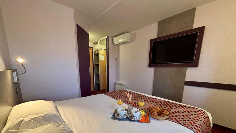 Brit Hotel Le Mans Nord Room