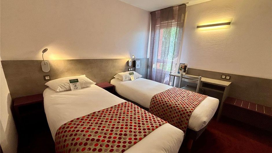 Brit Hotel Le Mans Nord Room