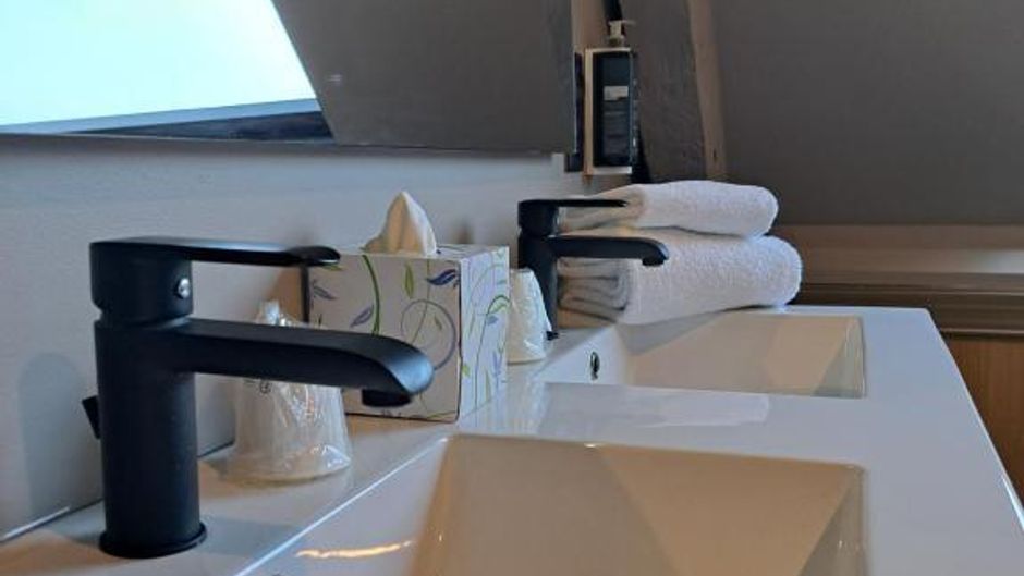 Brit Hotel Les Voyageurs Room