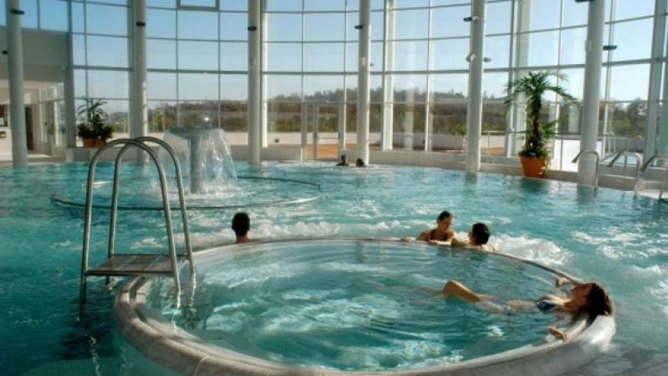 Brit Hotel du Lac Pool